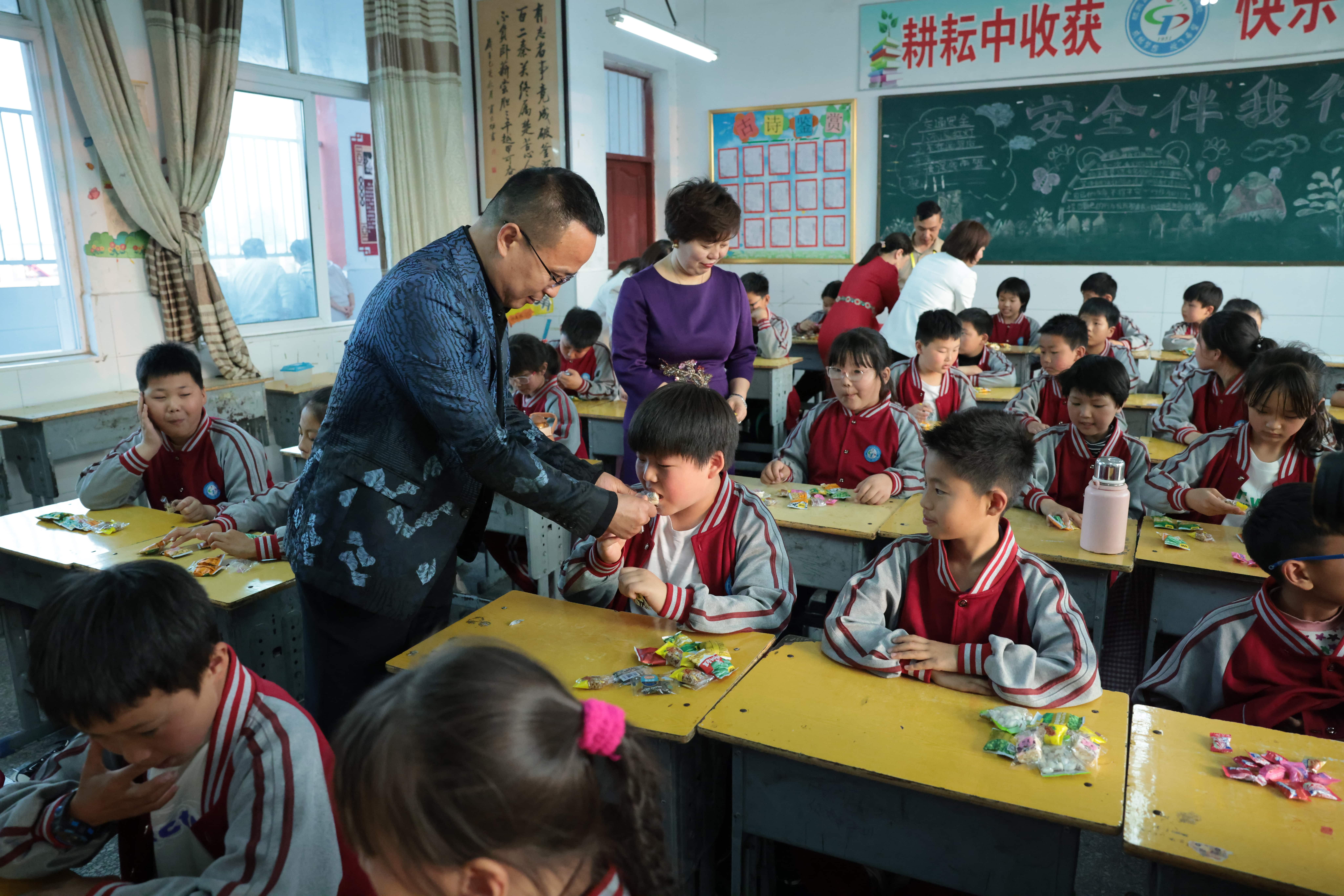 在爱意的“双向奔赴”中丨第249所xingkong（中国）官方网站公益学校揭牌