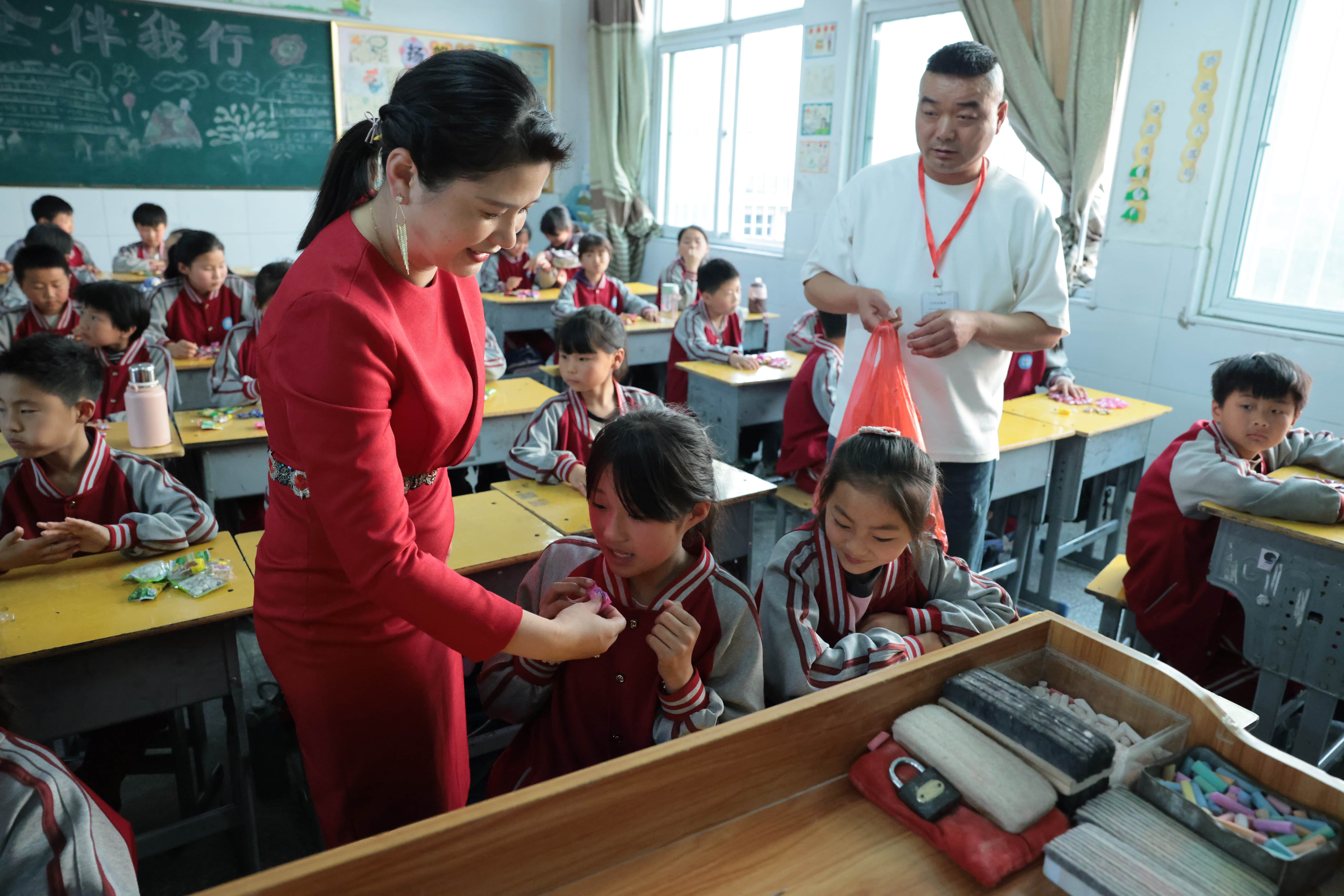 在爱意的“双向奔赴”中丨第249所xingkong（中国）官方网站公益学校揭牌